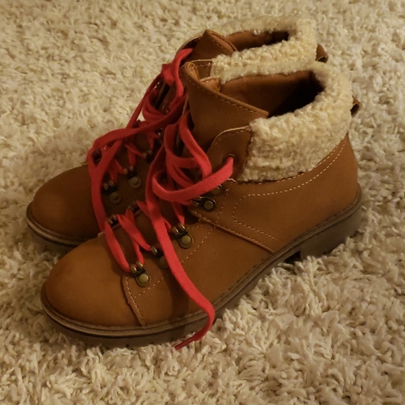 Shoes - Hiking, mountain boots New! Worn once